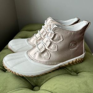 Sorel Out N’ About Ankle Winter Boots Warm Gold Off White Size 10